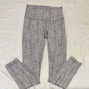 Lululemon Gray Patterned High-Waisted Leggings - Great condition, Size 6